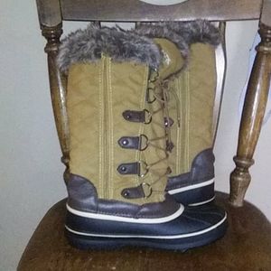 Arcti v8 fur boots